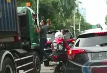  Pengemudi Pajero Yang Aniaya Sopir Truk Kontainer di Jakut Ditangkap Polisi