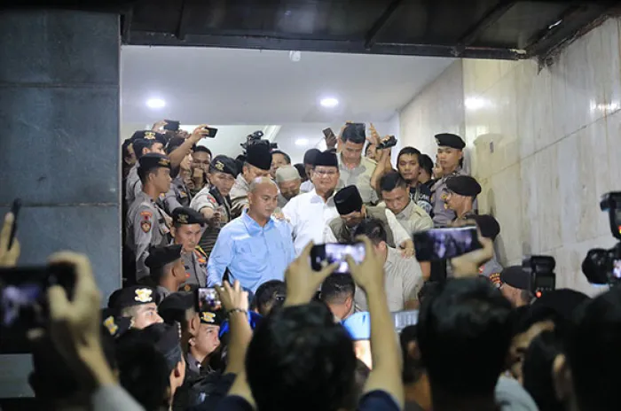Prabowo Titip Nasi Padang Buat Eggi dan Liues di Dalam Tahanan
