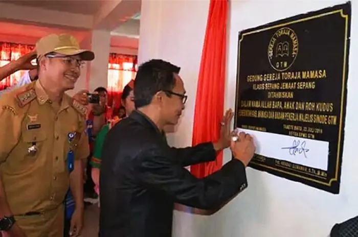 Wakil Bupati Mamasa Berharap Gereja Senerji Sama Pemerintah Daerah Memikirkan Kesejahteraan Warga