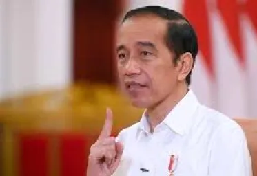 Presiden Jokowi Divaksin Oleh Dokter Kepresidenan