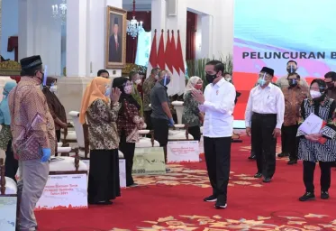 Presiden Jokowi Luncurkan Program Bantuan Tunai PKH 2021