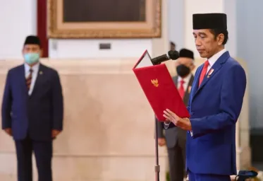 Presiden Lantik Dua Gubernur Untuk Periode 20212024