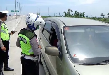 5809 Kendaraan Mudik Dihadang Jajaran Ditlantas Polda Metro Jaya
