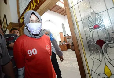 Polisi Kabulkan Penangguhan Penahanan Wanita Penghina Walikota Surabaya 