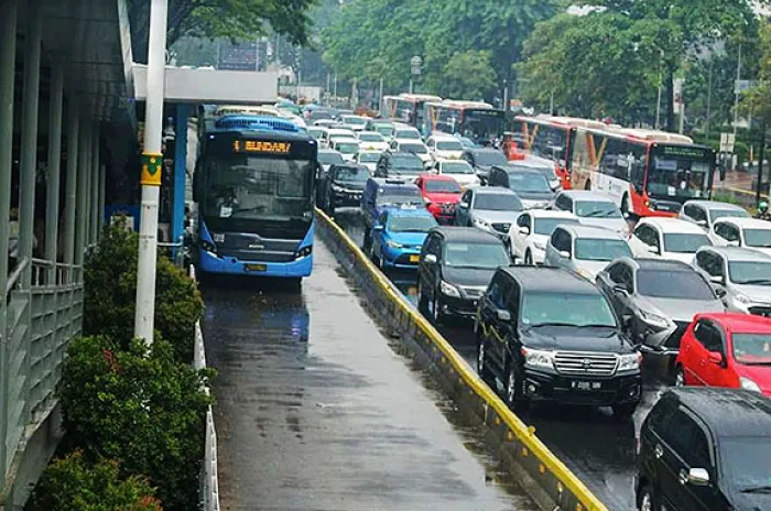 Sejumlah Rute Transjakarta Dialihkan pada Malam Tahun Baru 2020