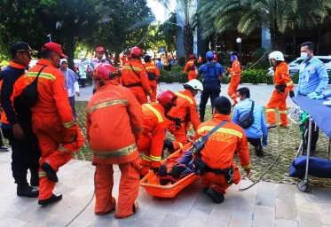 Sadar Bencana Kemenperin Gelar Simulasi Penanganan Kebakaran Gedung