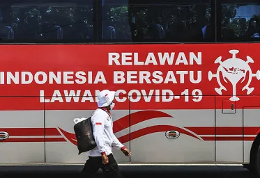 Rumah Sandiaga Uno Berikan Bansos Pulau Seribu