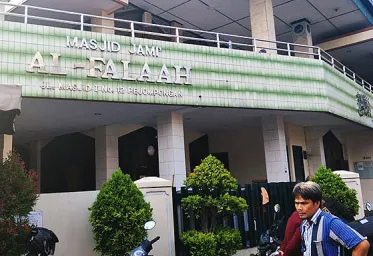 Sejumlah Warga Bendungan Hilir Masih Mengungsi di Masjid Al Falah