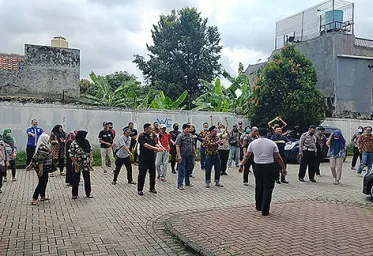 Upaya Antisipasi Virus Corona Satpas SIM Depok Gelar Senam