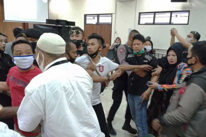 Kelurga Fikri Salim Dilaporkan Menghina Pengadilan