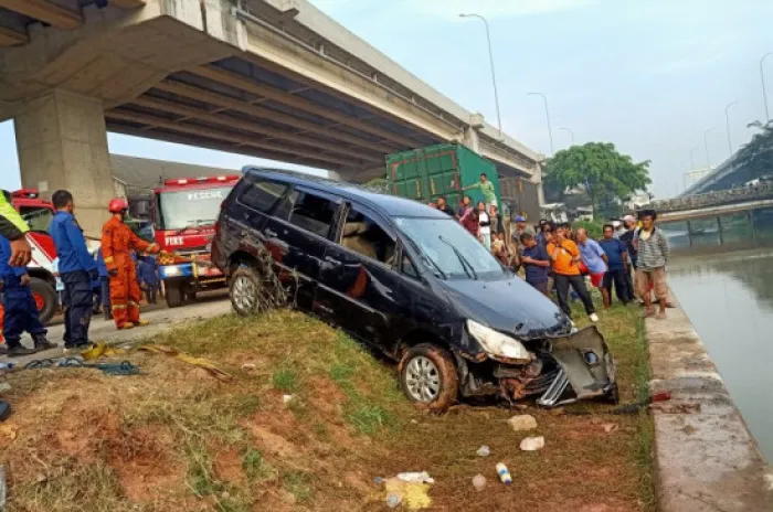 Sopir Ngantuk, Ibu dan Anak Usia 3 Tahun Tewas di Kalimalang