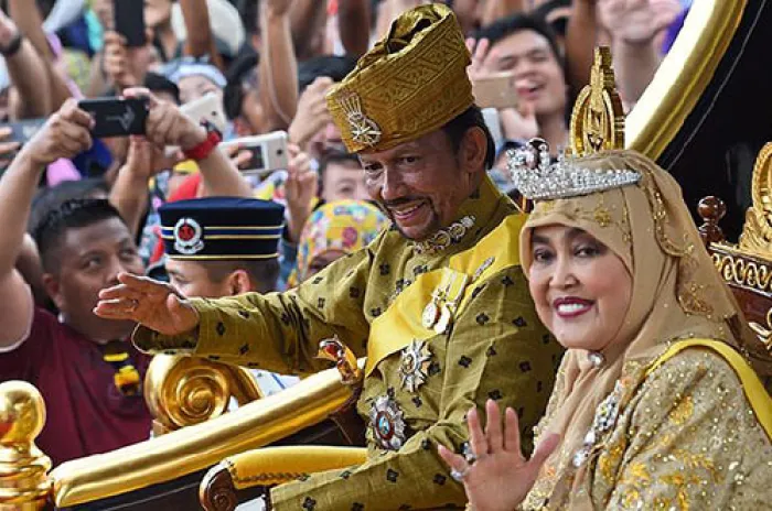 Kerajaan Brunei Resmi Terapkan Hukum Rajam Sampai Mati Pelaku Homoseksual