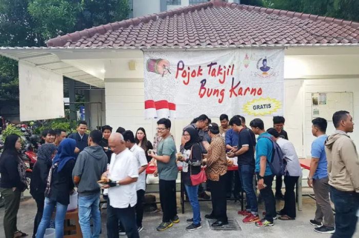 Fakultas Hukum UBK Gelar Pojok Takjil Bung Karno