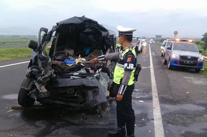 Kecelakaan Maut Dua Minibus di Tol Cipali 8 Nyawa Melayang