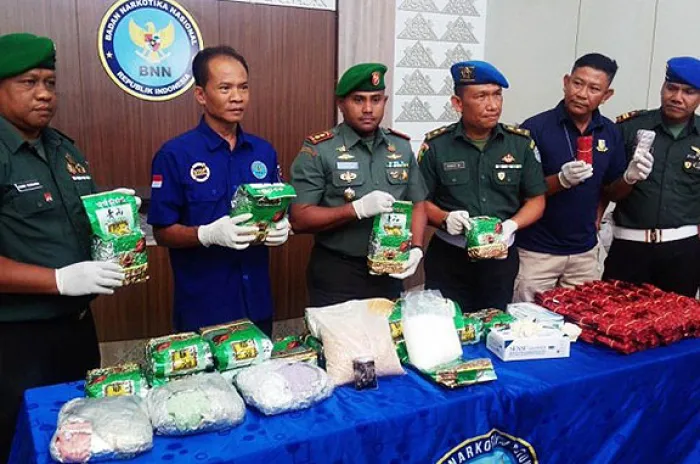 Anggota Babinsa Aceh Menemukan  19 Kg Sabu di Tengah Kebun Sawit