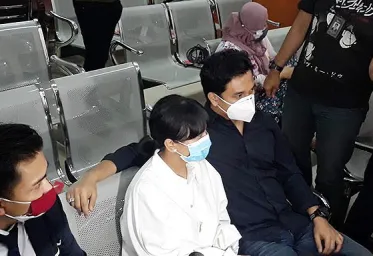 Vanessa Angel Peroleh Pil Xanax Dari Seorang Pengacara