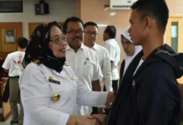 23 Siswa Siswi SMN Sulbar Berangkat ke Papua Barat