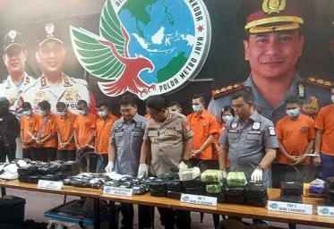 Ditresnarkoba Amankan Pengedar Sabu Jaringan Malaysia Batam Jakarta