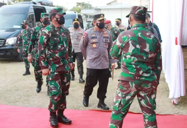 Forkompimda Jatim Dampingi Panglima TNI dan Kapolri Kunjungi Vaksinasi Pesantren Tebu Ireng Jombang