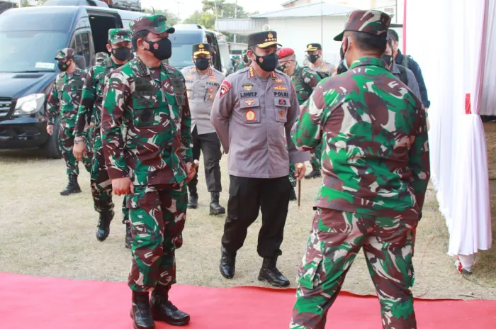 Forkompimda Jatim Dampingi Panglima TNI dan Kapolri Kunjungi Vaksinasi Pesantren Tebu Ireng Jombang