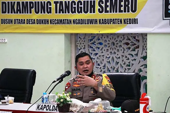 Kunker Kapolda Jatim Dan Forkopimda Jatim Di Kampung Tangguh Semeru Wilayah Kediri.