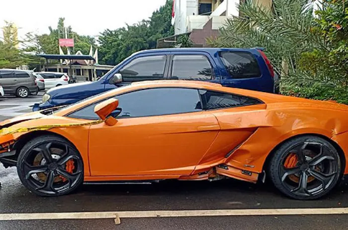 Pengemudi Lamborghini Dijerat Pasal Berlapis<br><br>