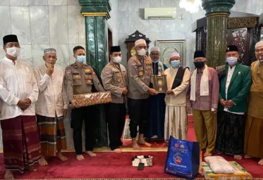 Suling Polda Metro Jaya Datangi Masjid Nurul Falah Pasar Minggu