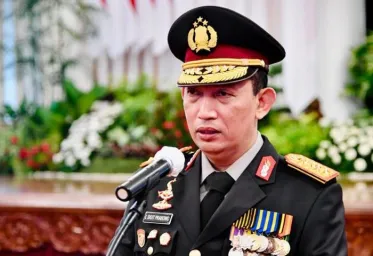 Kapolri Mutasi Ratusan Perwira Serta Copot Sejumlah  Kapolres 