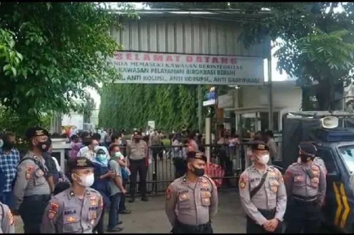 Aparat Gabungan TNI-Polri Kerahkan 300 Personil Untuk Amankan Sidang Munarman