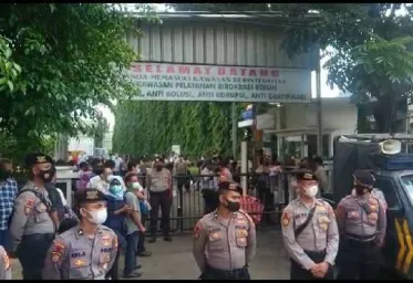 Aparat Gabungan TNIPolri Kerahkan 300 Personil Untuk Amankan Sidang Munarman