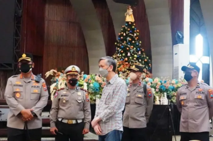 Jelang Nataru Polisi Lakukan Pengecekan Kesiapan Gereja di Sidoarjo