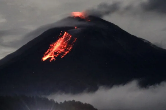 Gunung Semeru Kembali Erupsi Dan Muntahkan Lahar