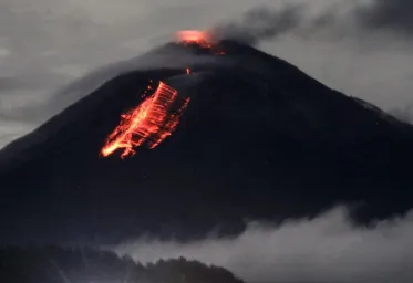 Gunung Semeru Kembali Erupsi Dan Muntahkan Lahar
