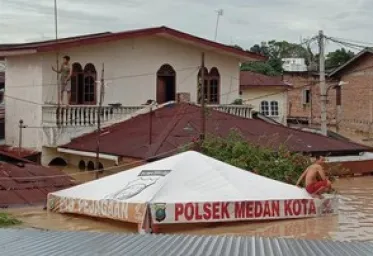 Banjir Landa Sejumlah Daerah Di Indonesia