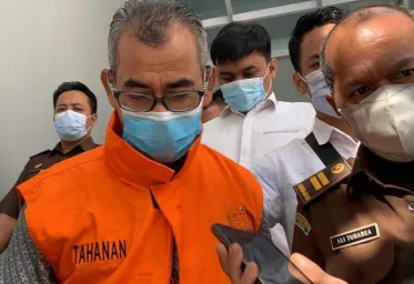Oknum Yang Minta Uang Eks Bupati Kuansing Diusut KPK