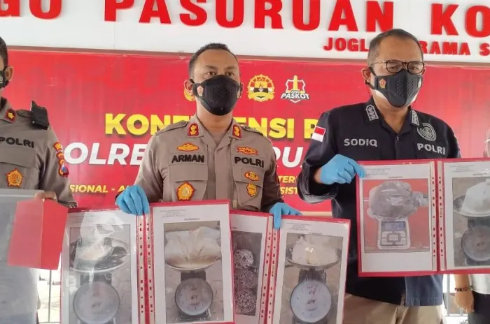 Polisi Temukan Bahan Bom Dengan Daya Ledak Tinggi  Di Pasuruan