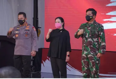 Kapolri Tinjau Vaksinasi MassaAlumni Akbri 1996 di Tangerang