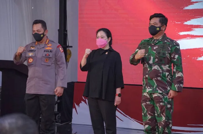 Kapolri Tinjau Vaksinasi Massa Alumni Akbri 1996 di Tangerang