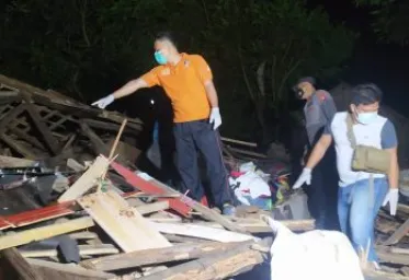 Sebuah  Ledakan Dahsyat  Robohkan Sebuah Rumah Di Pandeglang 