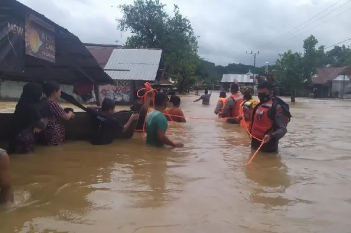 Banjir Di Kalsel  Rendam 3 Kecamatan 1.379 Warga Kena Dampak