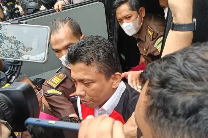 IPW Desak Pemeriksaan Terhadap Ferdy Sambo Terkait Penggunaan  Jet Pribadi Hendra Kurniawan