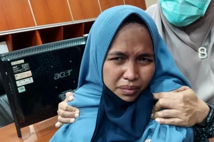 Siti Elina Yang Hendak Terobos Istana Kepresidenan Gunakan Pistol Curian  