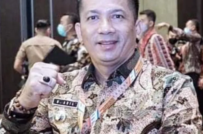 Merasa Diperlakukan  Tidak Adil, Bupati Meranti M Adil Sempat Ancam Ingin Gabung Malaysia