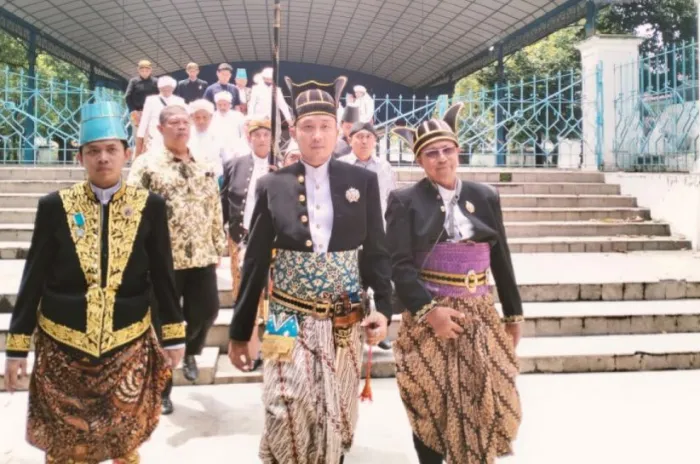 Empat Orang Luka-Luka Akibat Bentrok Pasca Penetapan Putra Mahkota Keraton Surakarta   