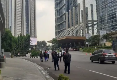 Meski Ada Imbauan WFH Dari Pemprov DKI Para Karyawan Tetap Melakukan Aktivitas Secara Normal