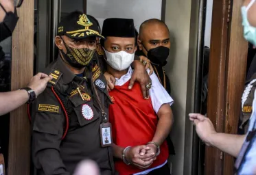 Hukuman Mati Herry Wirawan Dianggap Sebagai Bukti Negara Gagal Hadir