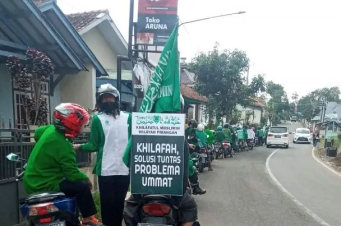 Polisi Tangkap Petinggi Khilafatul Muslimin Buntut Konvoi Khilafah