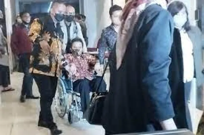 Setelah Drop, Untuk Pemeriksaan Polisi  Tunggu  Kondisi Roy Suryo  Membaik