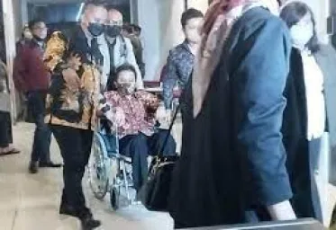 Setelah Drop Untuk Pemeriksaan Polisi  Tunggu  Kondisi Roy Suryo  Membaik