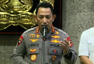 Kapolri Copot 3 Jenderal Dari Jabatan 12 Dimutasi